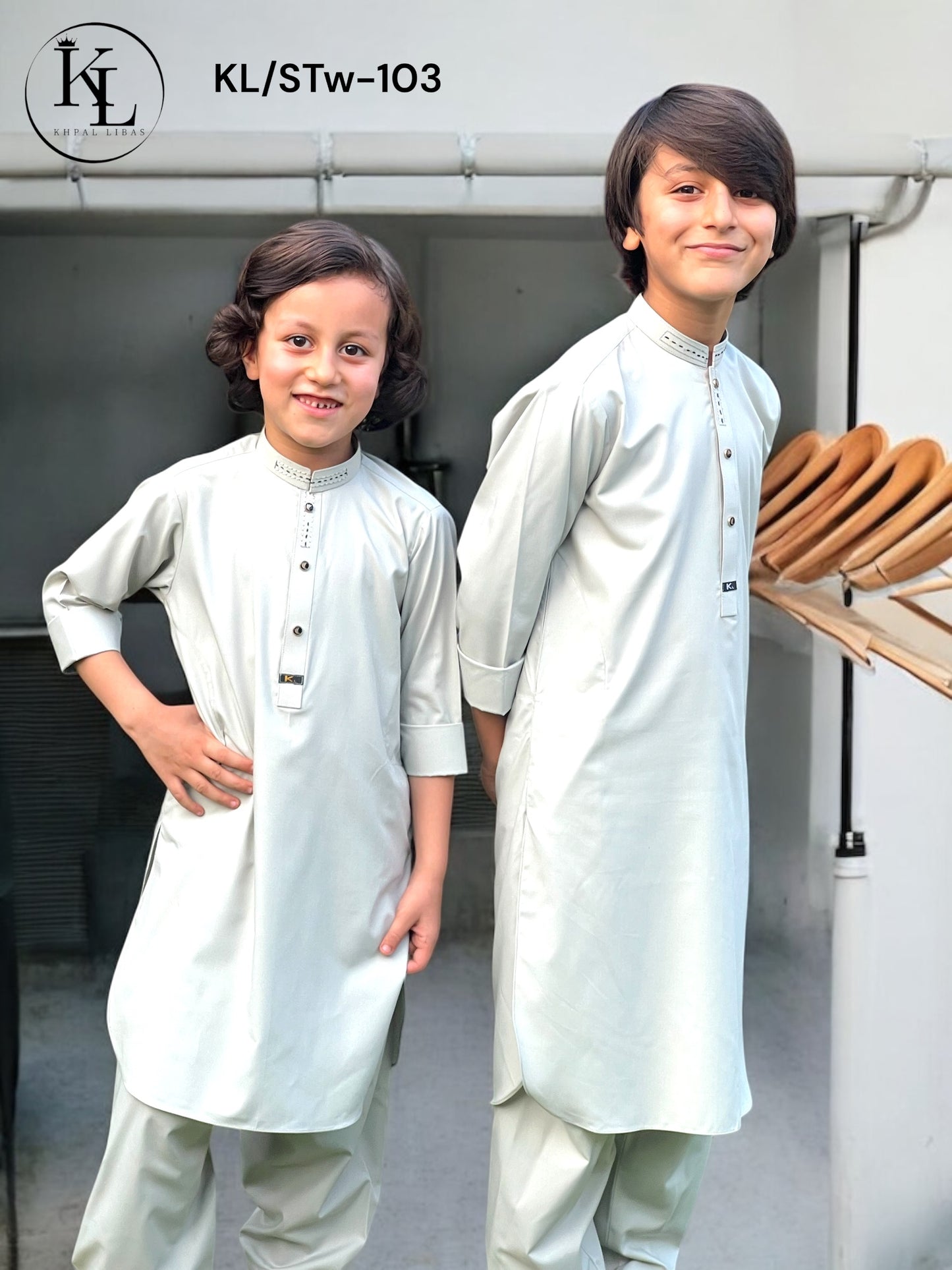White Kameez and Shalwar (KL/Sww103)